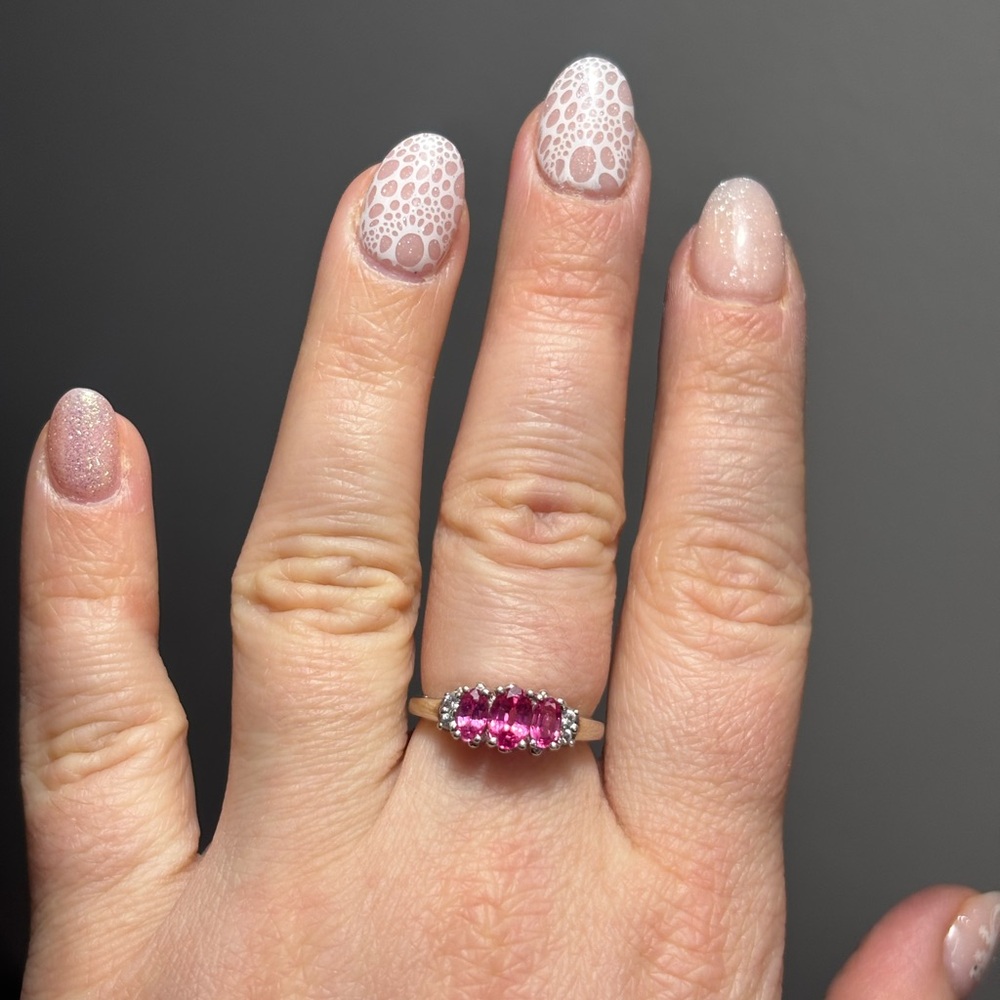 9K Gold Natural Bright Pink Sapphires Ring, $1495 APPRAISED, size 6 - Picture 10 of 11